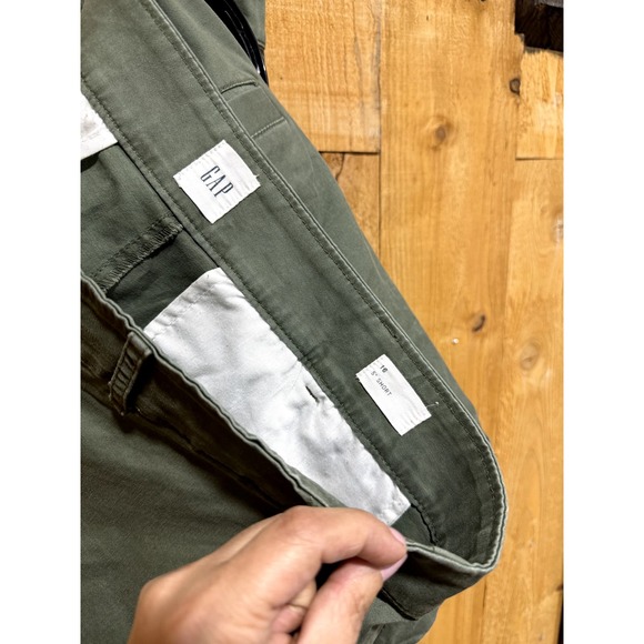 Gap Green Shorts - Picture 4 of 5